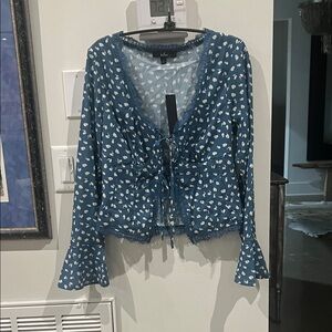 NWT Lulu’s top with ties Sz S